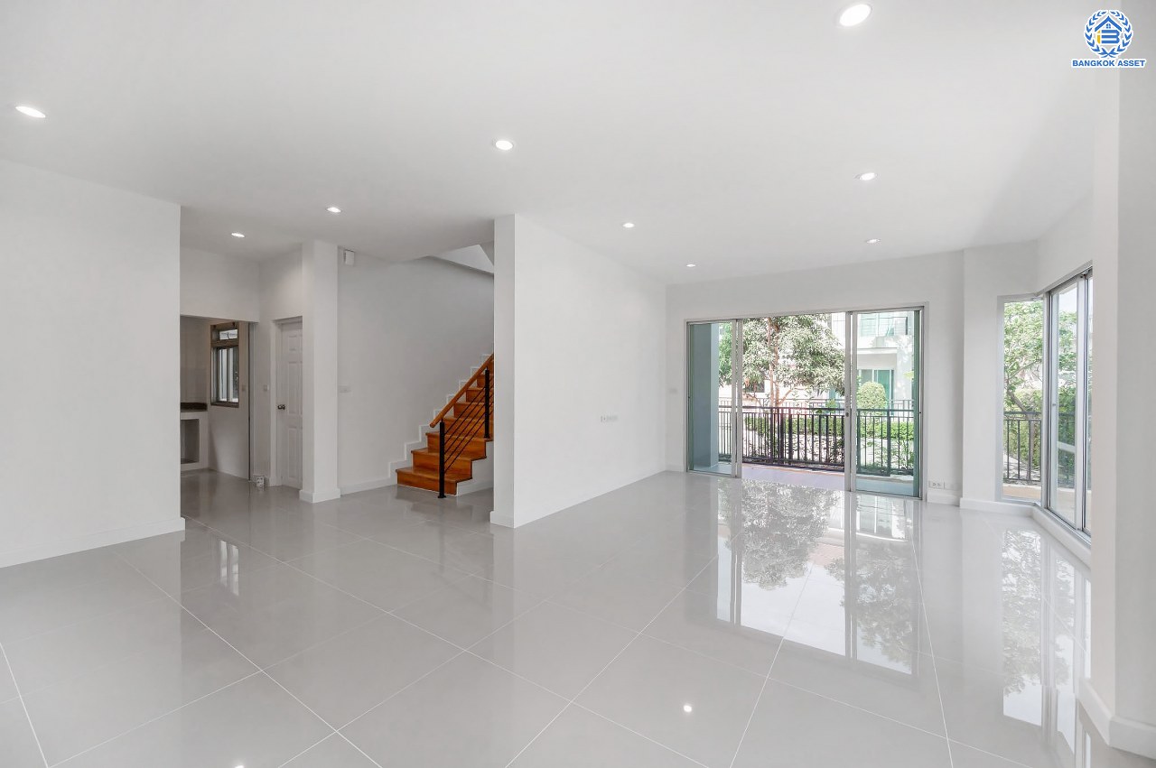 บ้านมือสองตกแต่งใหม่ โครงการ ไลฟ์บางกอกบูเลอวาร์ด ปิ่นเกล้า-เพชรเกษม เนื้อที่กว้างกว่า 52.5 ตร.ว ฟังก์ชัน 3 ห้องนอน 3 ห้องน้ำ 2 ที่จอดรถ บนทำเลติดถนนพุทธมณฑลสาย4 ตอบโจทย์กับทุกครอบครัว ใกล้แหล่งช้อปปิ้ง "เซ็นทรัล ศาลายา" รถไฟฟ้าสายสีน้ำเงิน "สถานีหลักสอง" และจุดขึ้นทางด่วน "ศรีรัช"...